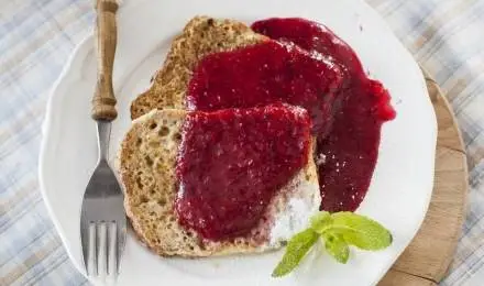 Рецепт «Гренки с соусом из клюквы и апельсина» Рецепт «Гренки с соусом из клюквы и апельсина»