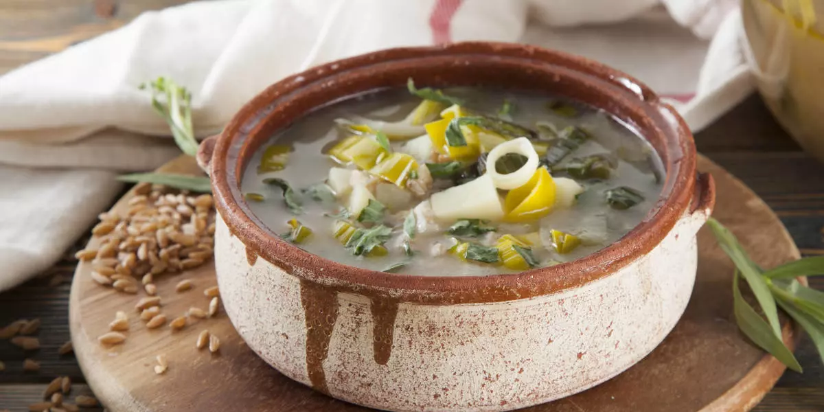 Армянский суп с пореем и полбой